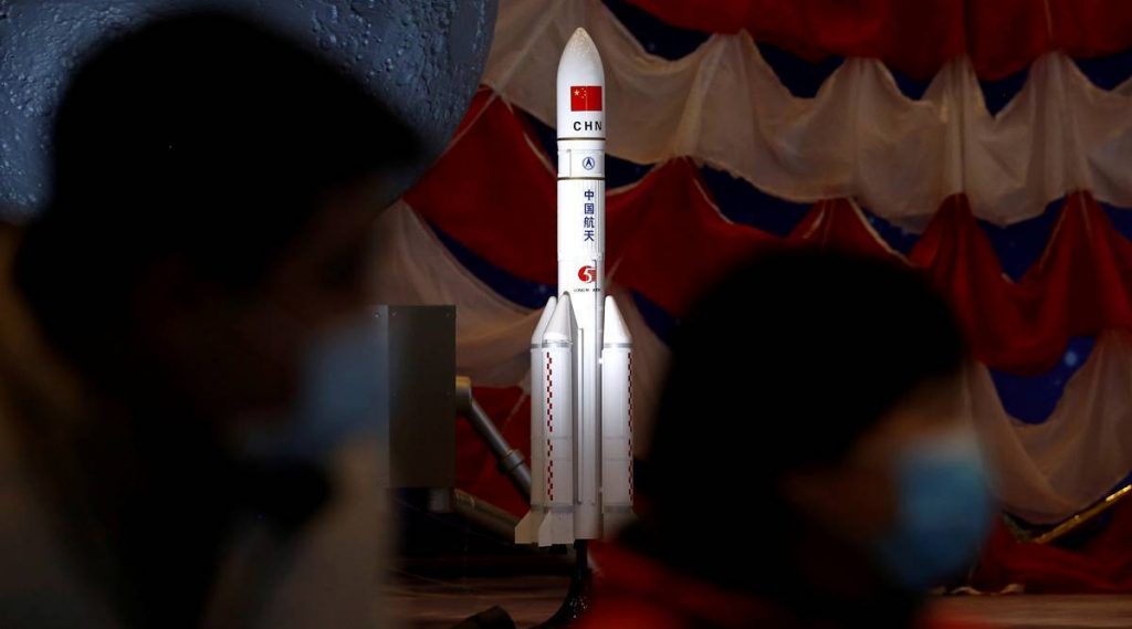 2021-09-29T075131Z_433278515_RC2JZP9XUWW6_RTRMADP_3_CHINA-AIRSHOW-ROCKET-MOON