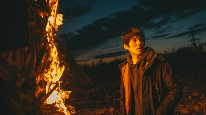 PingYuanShangDeHuoYan_Filmpicture_23274